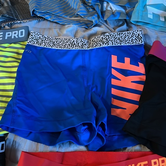 Nike Pro XS Spankies / athletic shorts in GREAT pre-loved condition. Lot of 9 - Picture 7 of 10